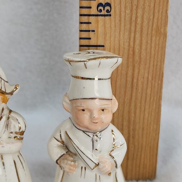 Vintage Salt Pepper Shakers 2.5" Occupied Japan Dutch Couple Baker Gold Detail - Picture 10 of 14